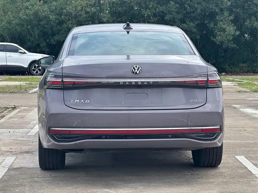 Volkswagen Passat — фото 7