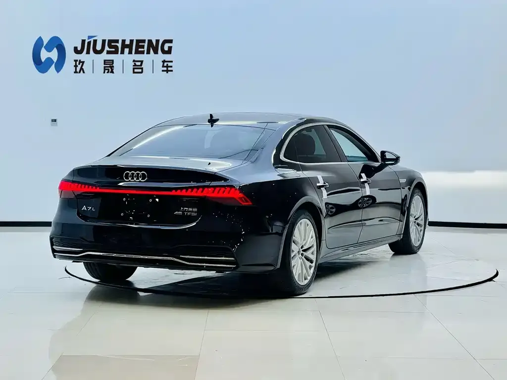 Audi A7L — фото 5