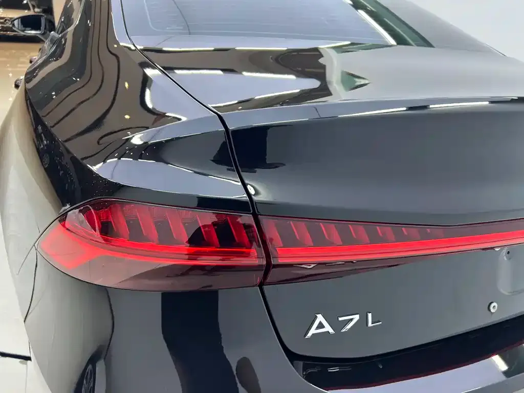 Audi A7L — фото 6