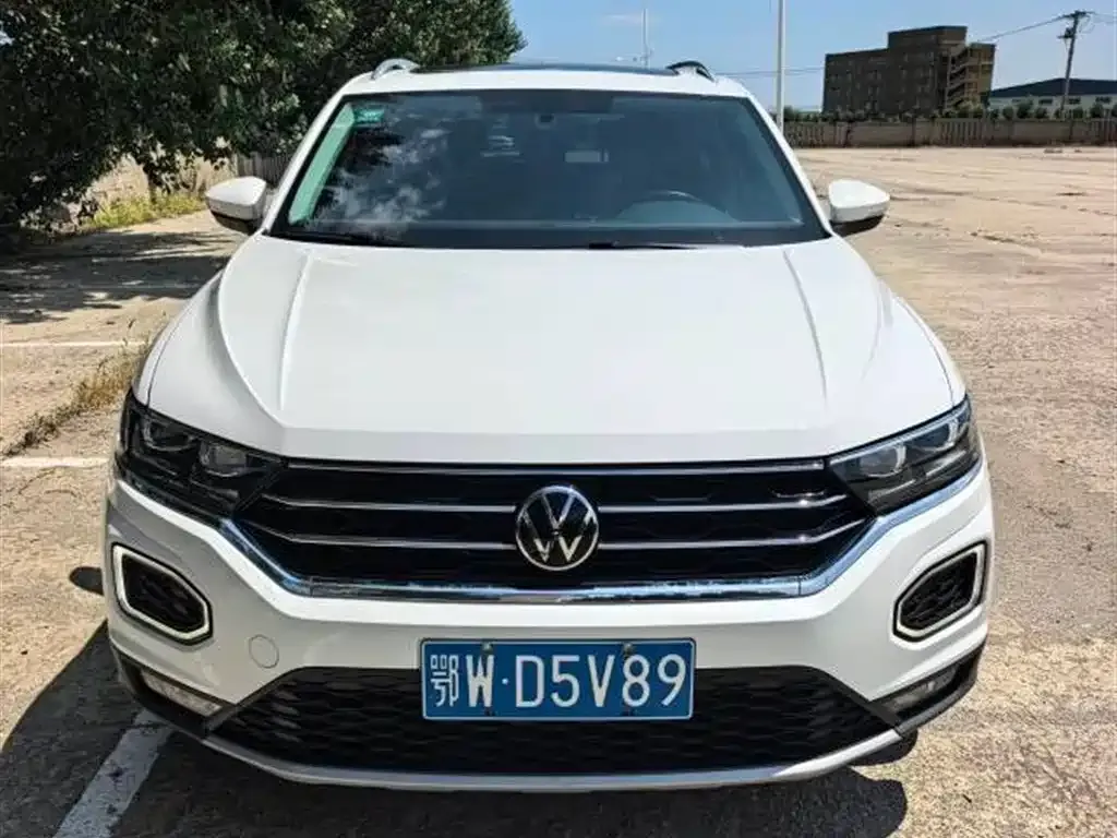 Volkswagen T-Roc — фото 1