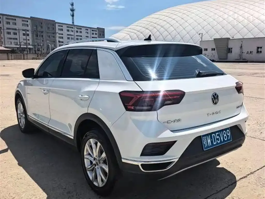 Volkswagen T-Roc — фото 8