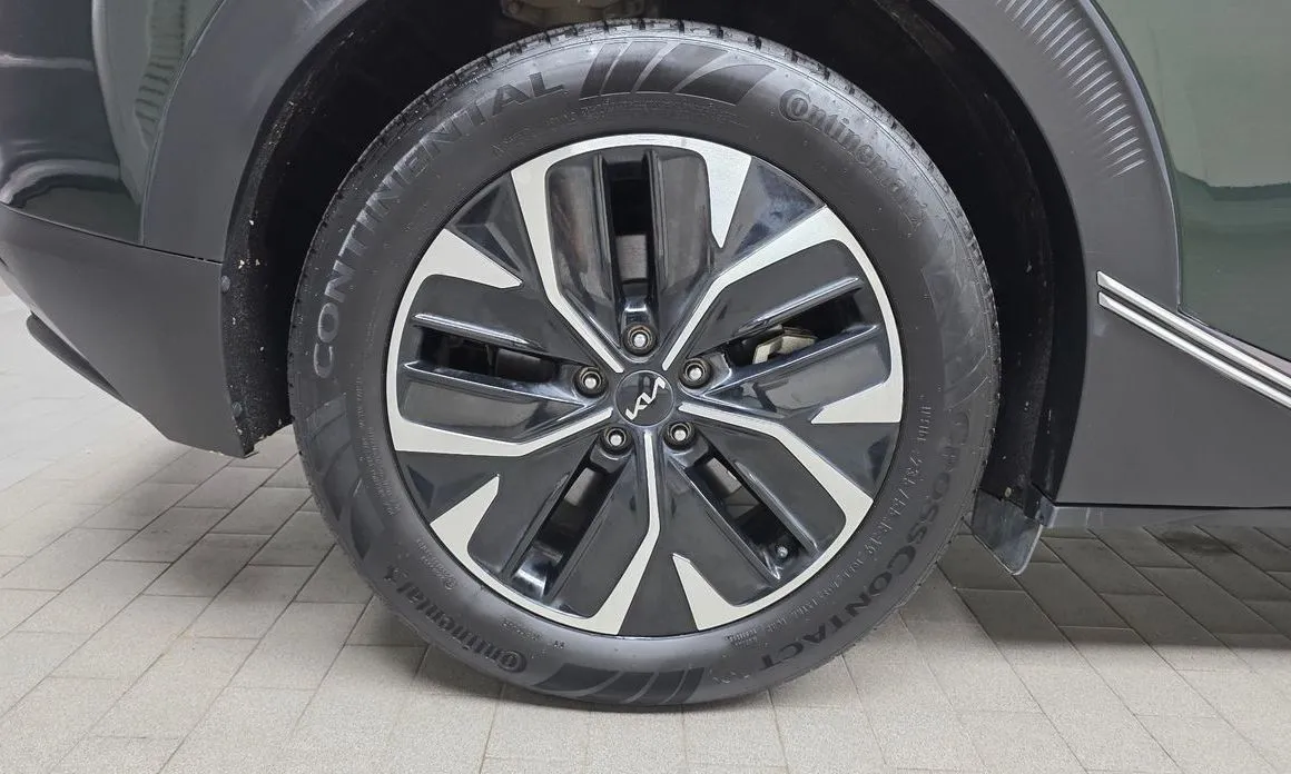 Kia EV6 — фото 7