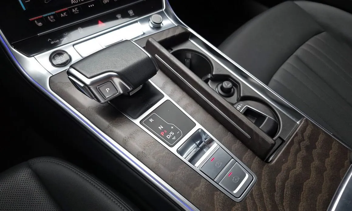 Audi A6 — фото 8