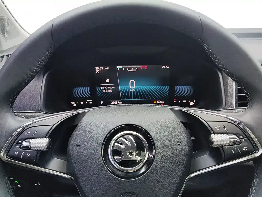 Skoda Karoq — фото 8