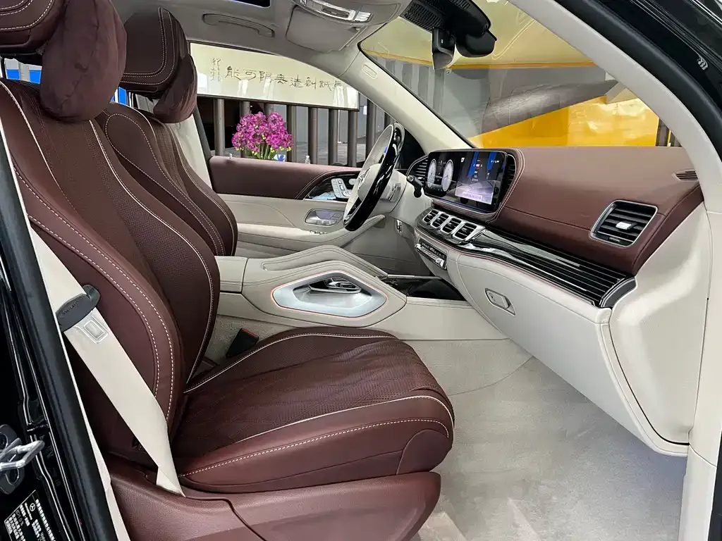 Mercedes-Benz GLS — фото 10
