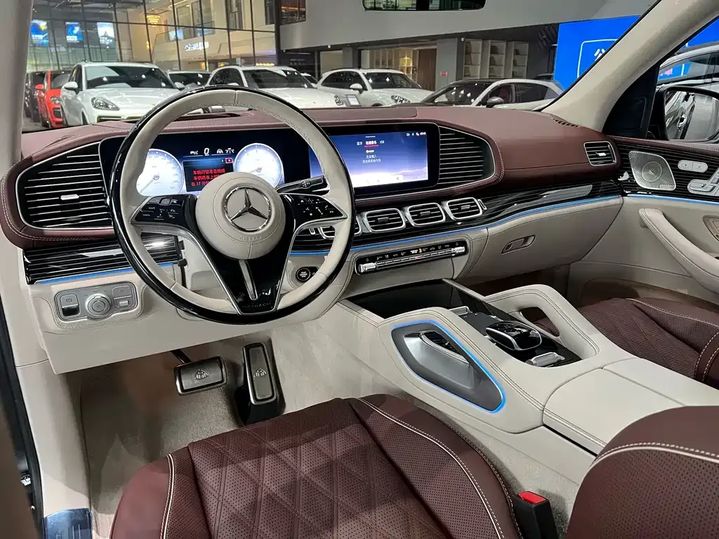 Mercedes-Benz GLS — фото 9