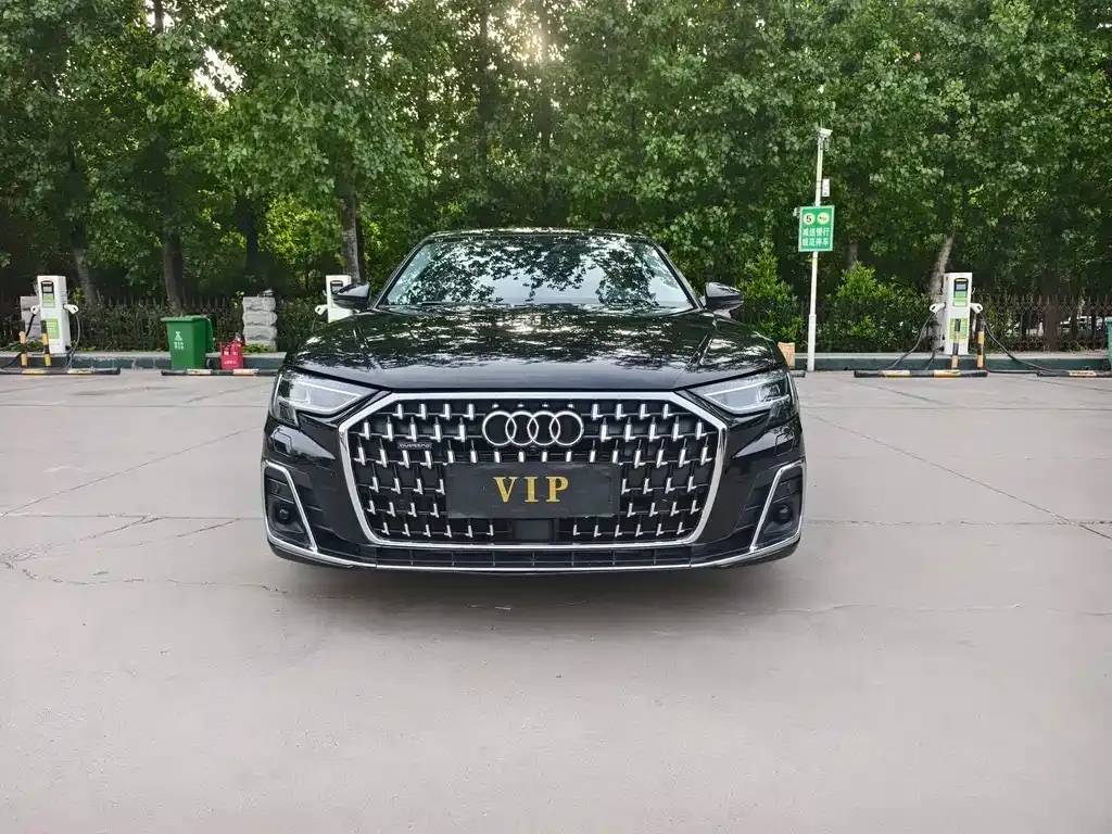 Audi A8 — фото 9