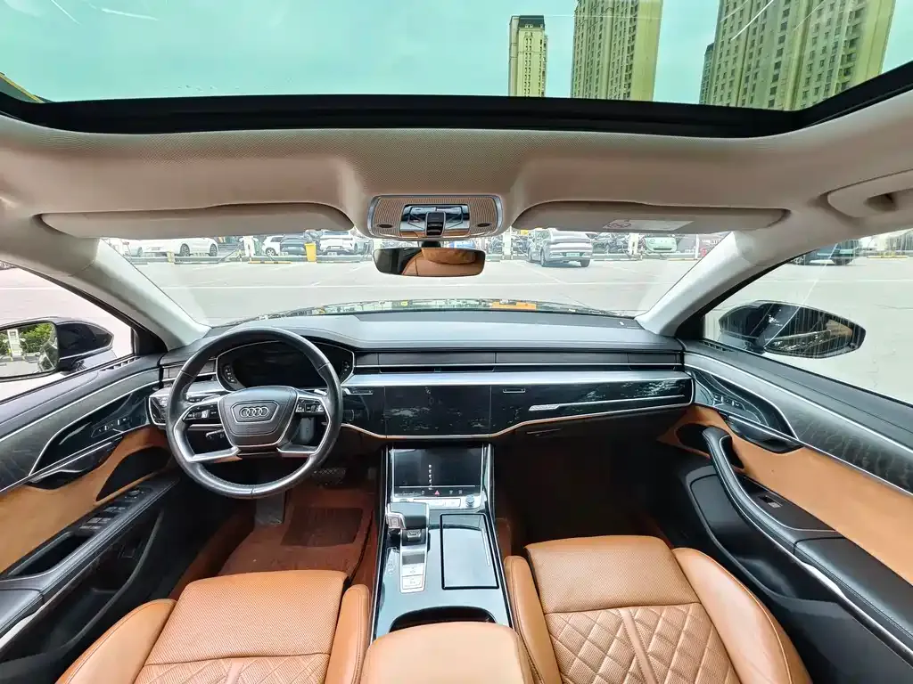 Audi A8 — фото 10