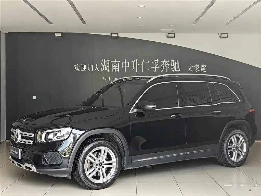 Mercedes-Benz GLB — фото 1