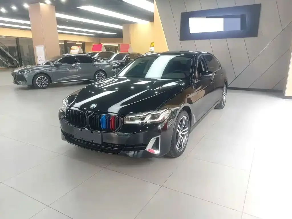 BMW 5 Series — фото 1