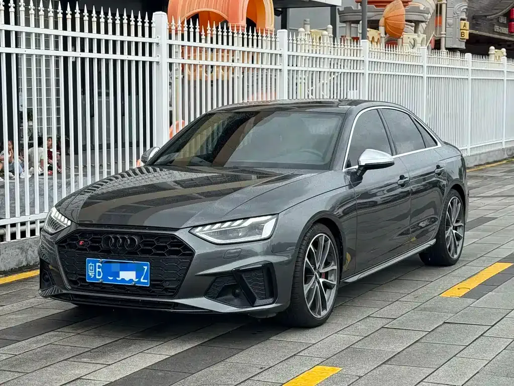 Audi S4 — фото 1