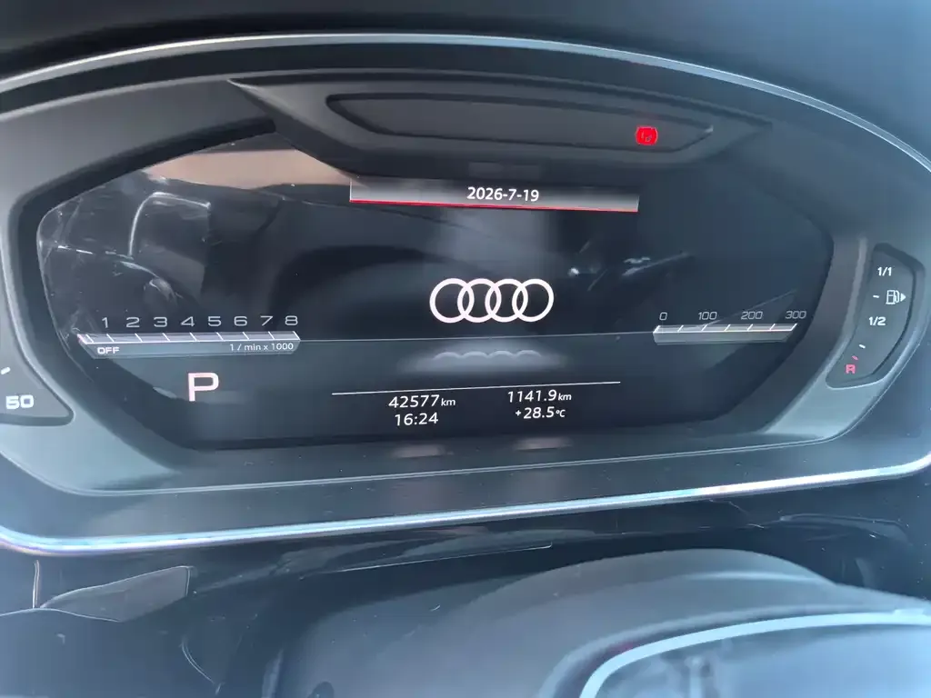 Audi A8 — фото 2