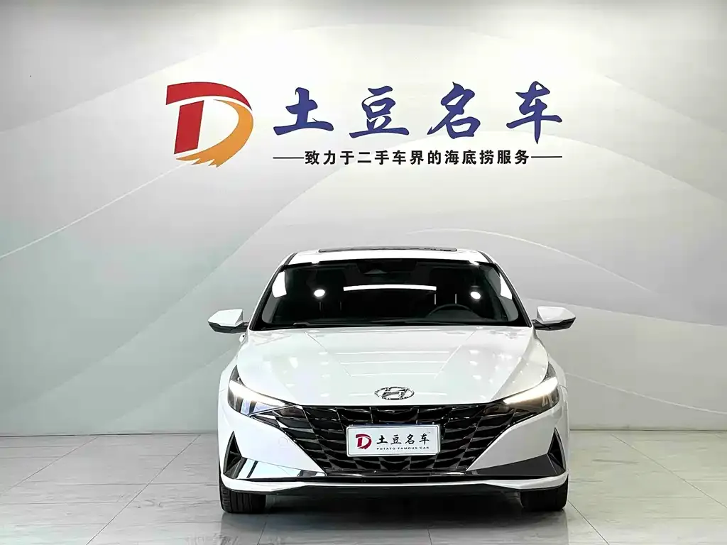 Hyundai Elantra — фото 4