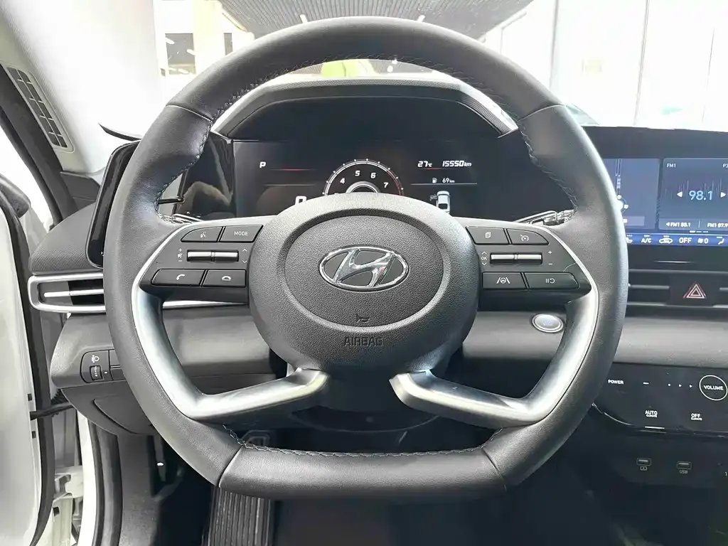 Hyundai Elantra — фото 6