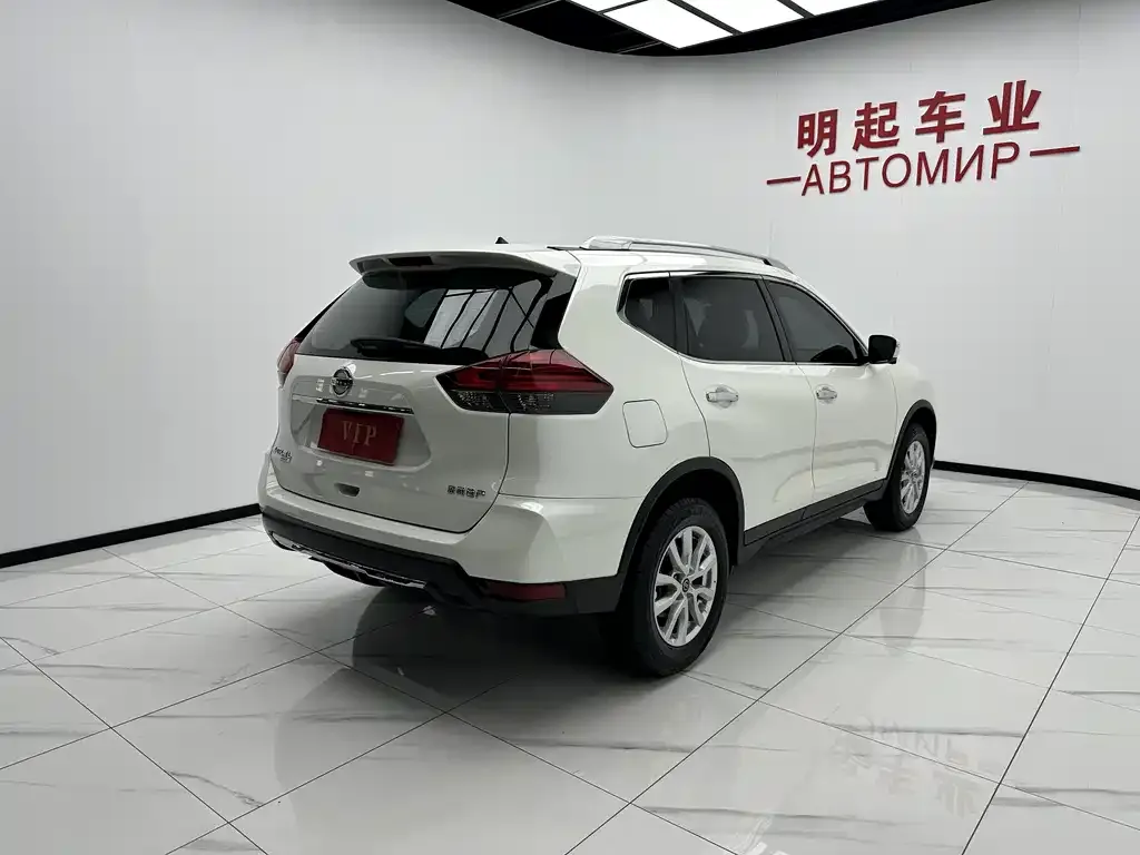 Nissan X-Trail — фото 10