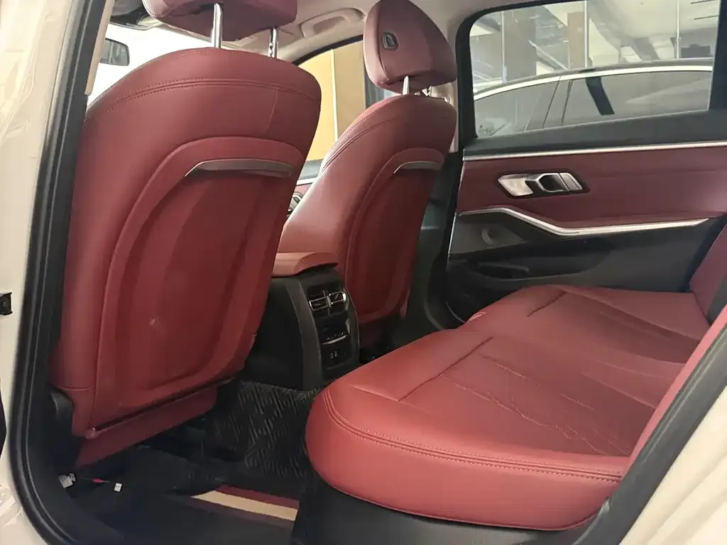 BMW 3 Series 2023 из CN, фото 5
