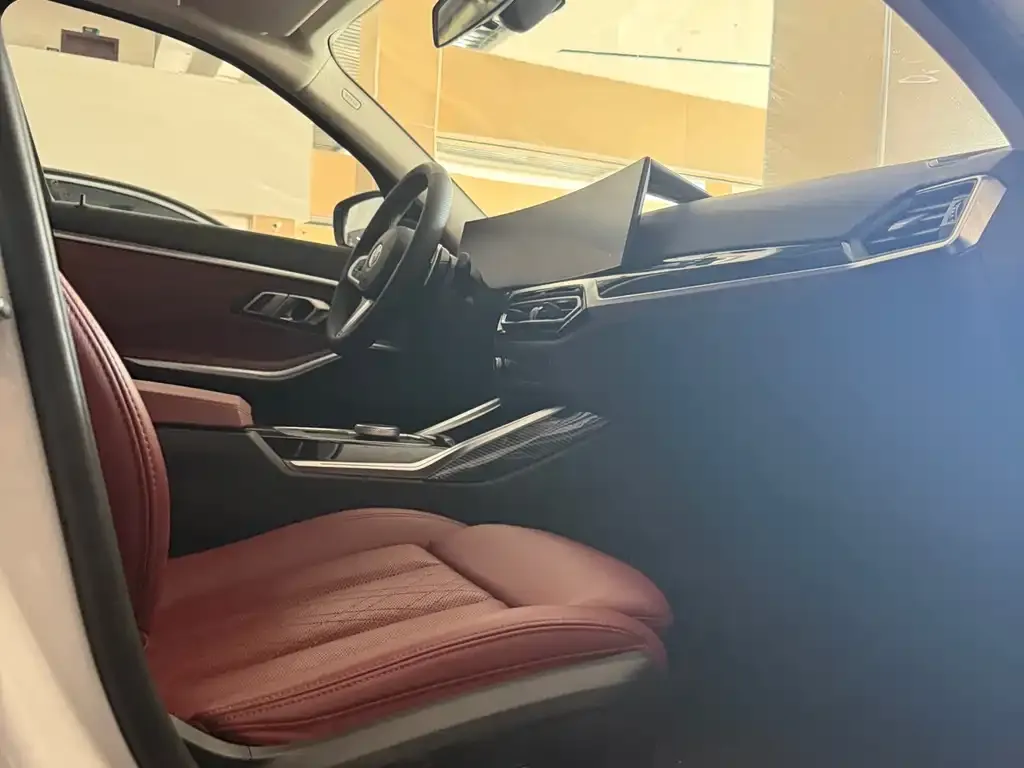 BMW 3 Series 2023 из CN, фото 4