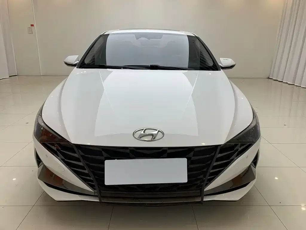 Hyundai Elantra — фото 5