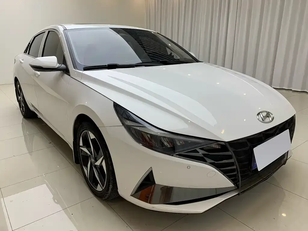 Hyundai Elantra — фото 6