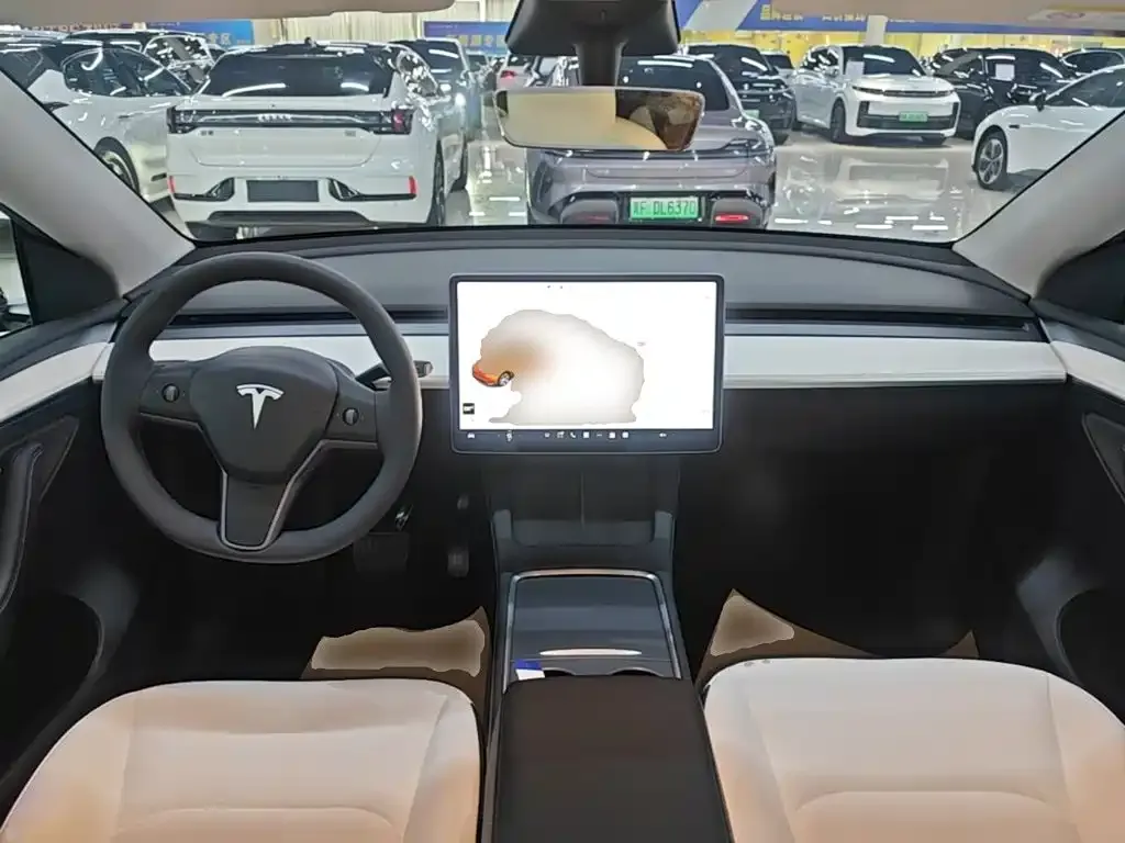 Tesla Model Y — фото 7