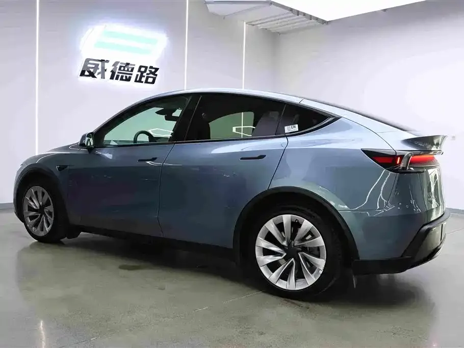 Tesla Model Y — фото 7