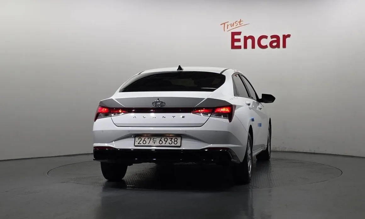 Hyundai AVANTE — фото 2