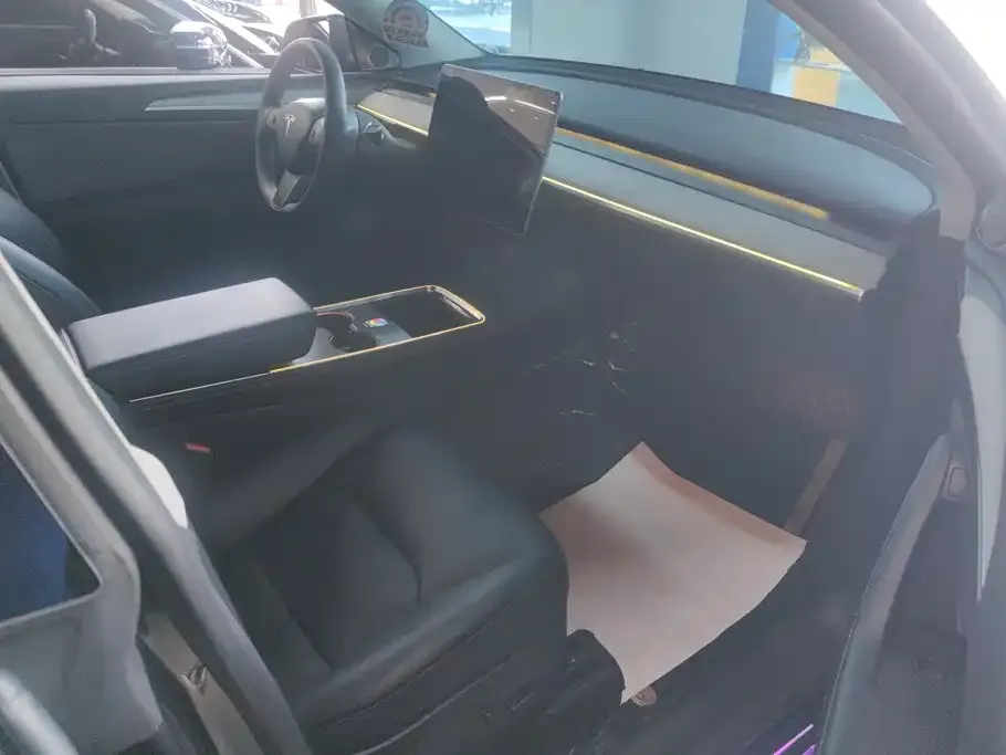 Tesla Model Y — фото 2