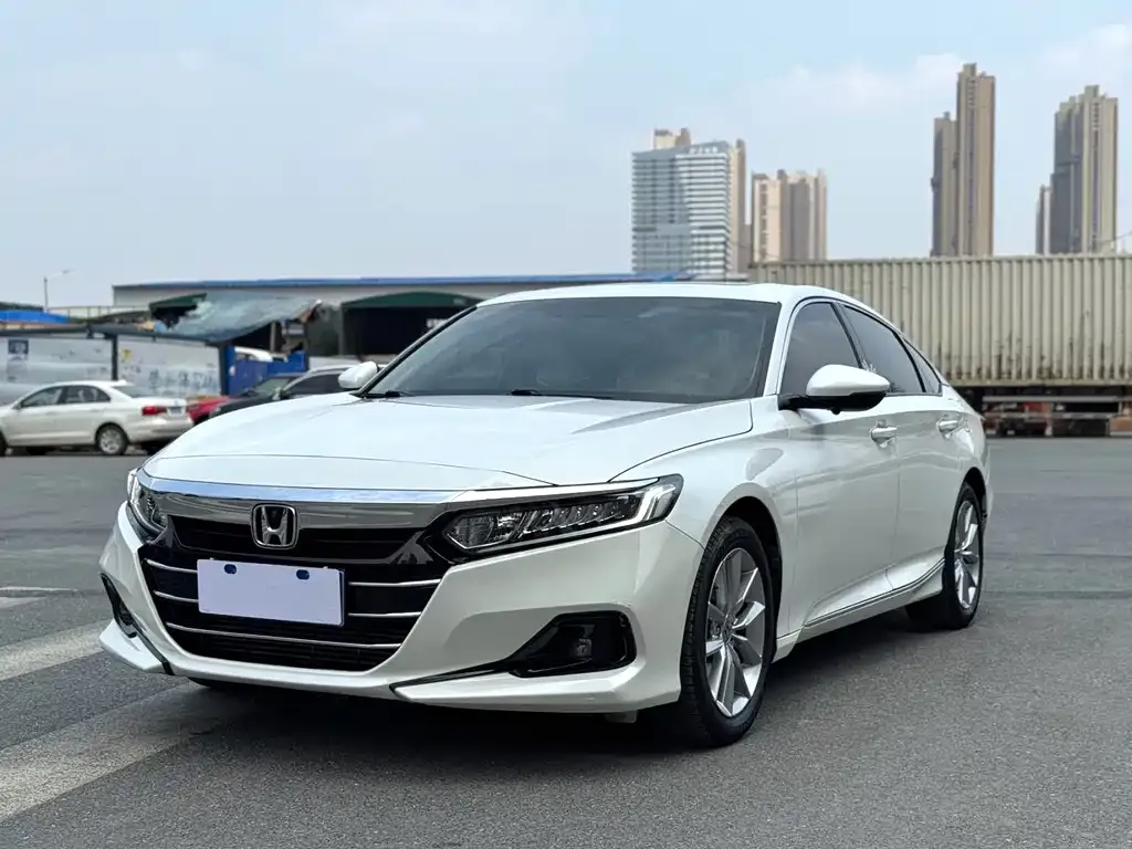 Honda Accord — фото 1