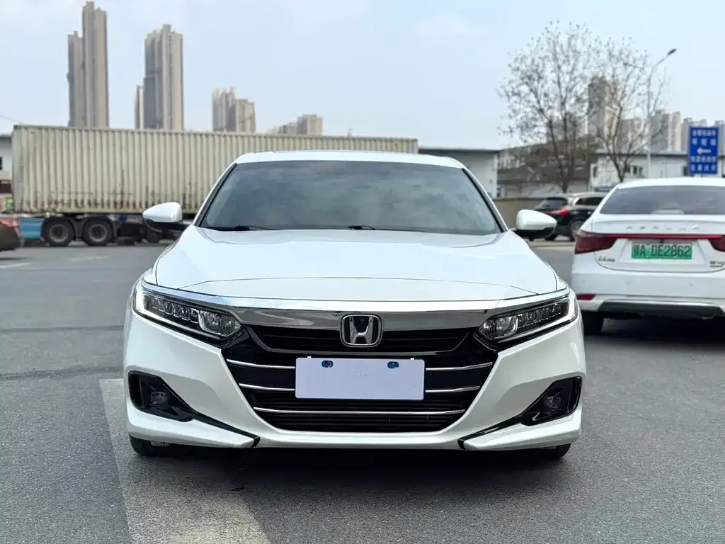 Honda Accord — фото 7