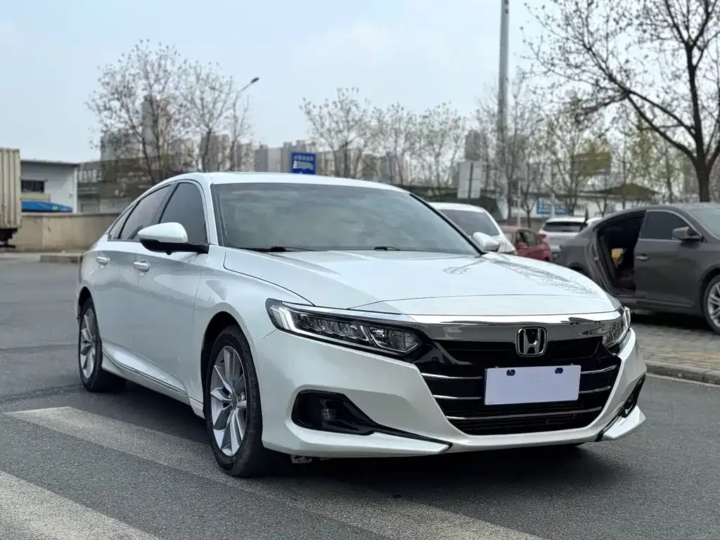 Honda Accord — фото 9