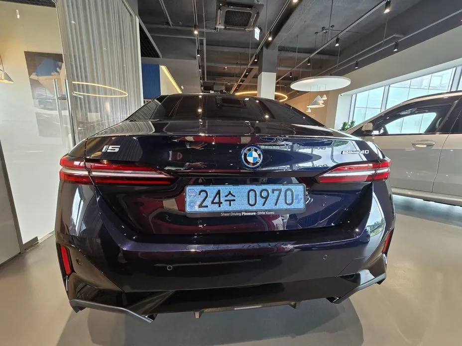 BMW i5 — фото 3