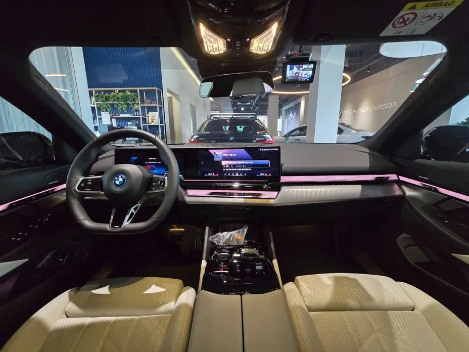 BMW i5 — фото 5
