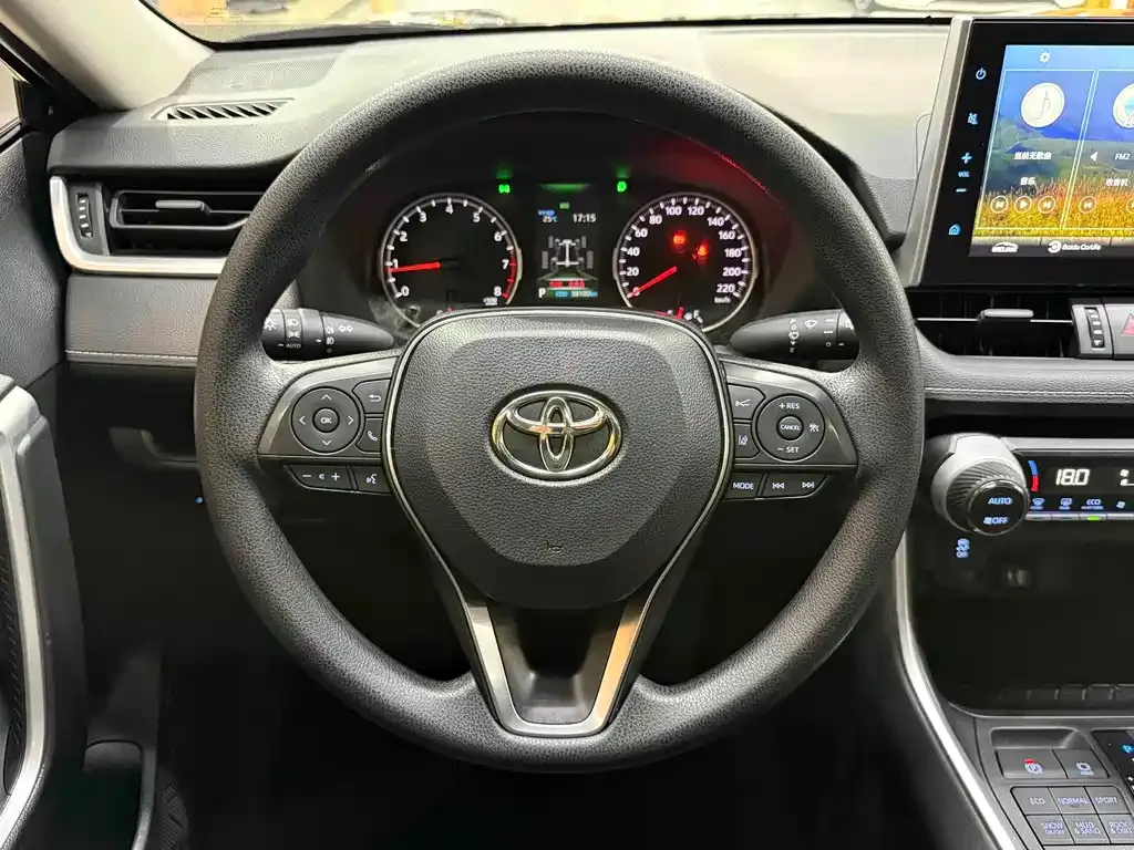 Toyota Wildlander — фото 9