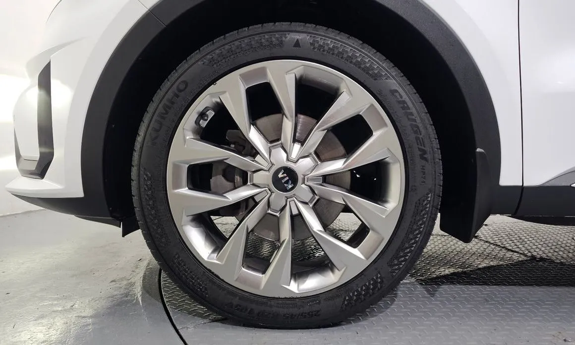 Kia Sorento — фото 9