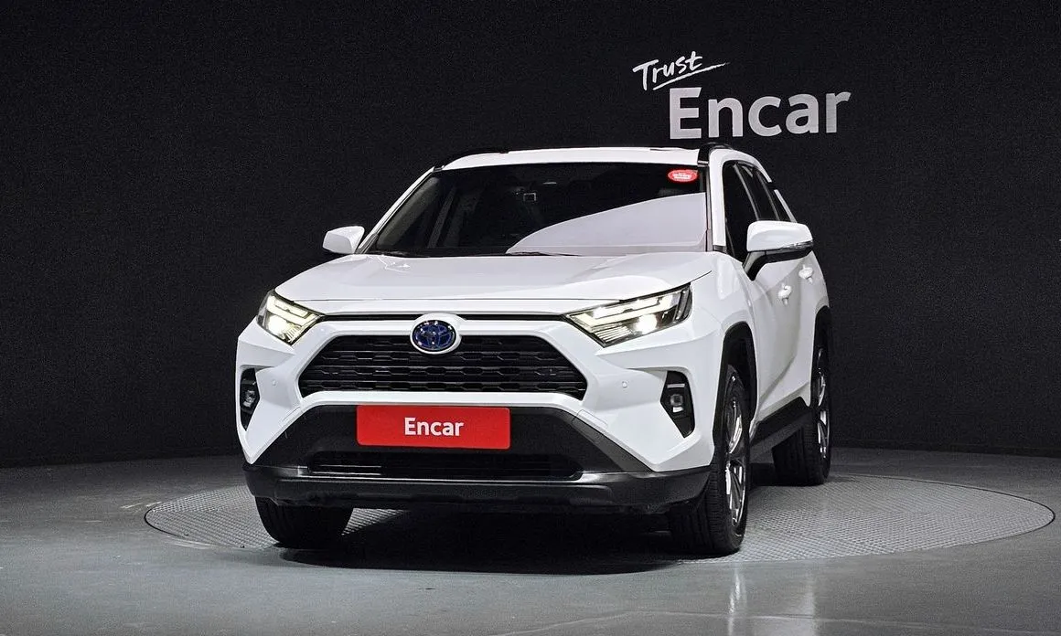 Toyota RAV4 — фото 7