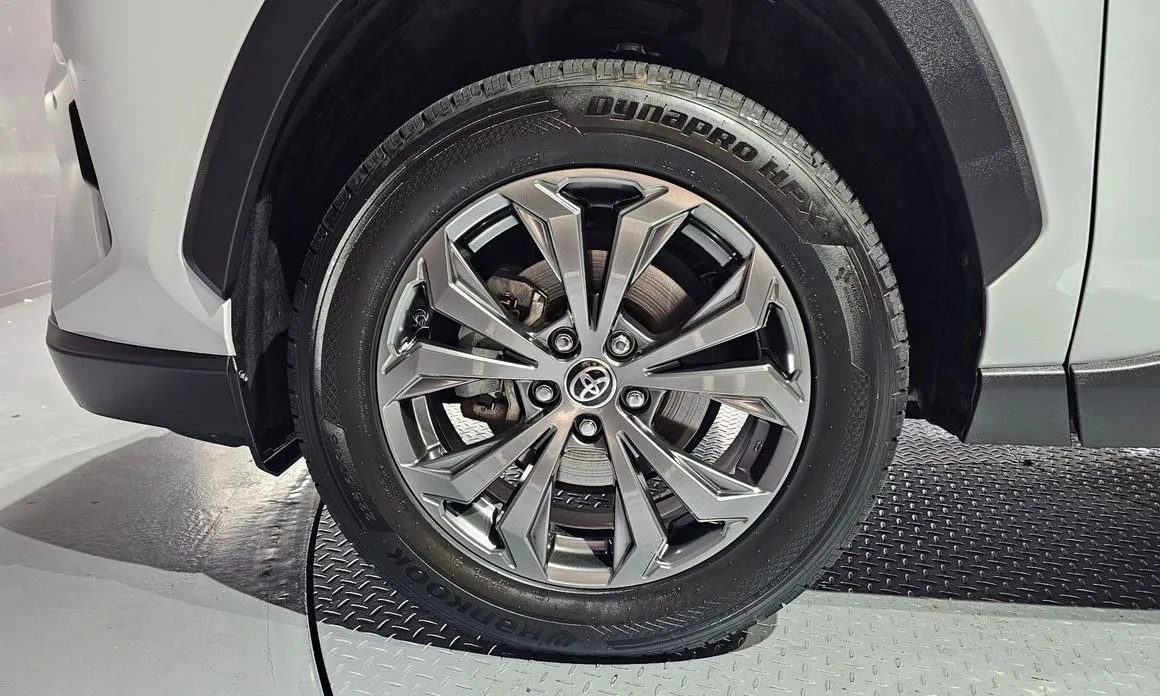 Toyota RAV4 — фото 10