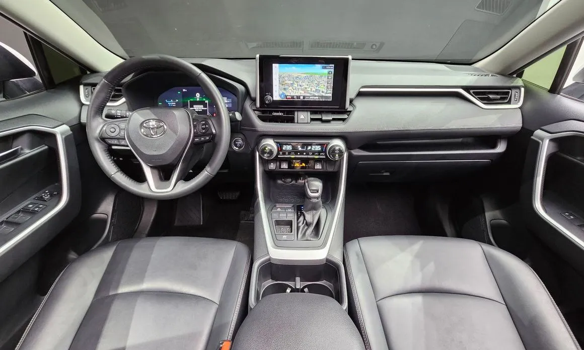 Toyota RAV4 — фото 6