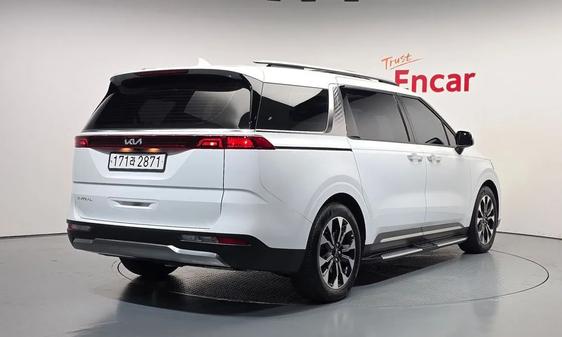 Kia Carnival — фото 10
