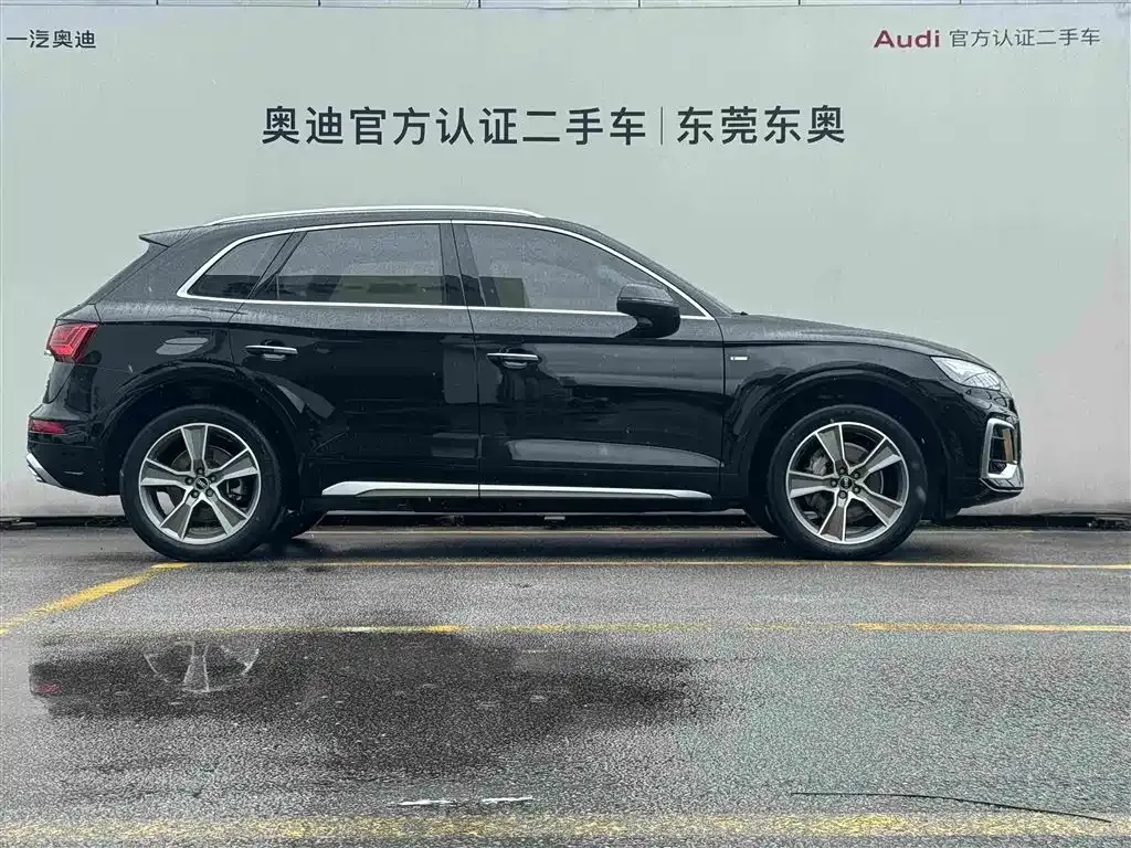 Audi Q5L — фото 10