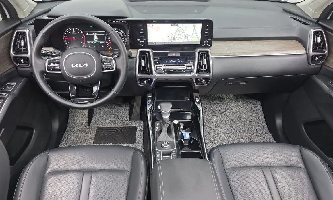 Kia Sorento — фото 9