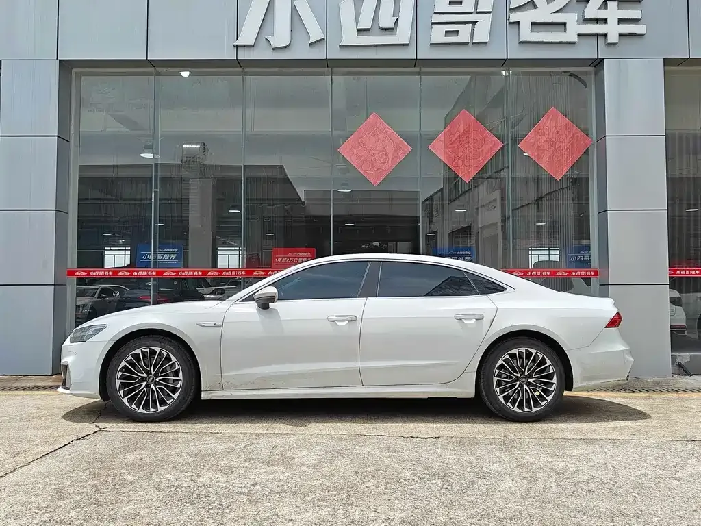 Audi A7L — фото 9