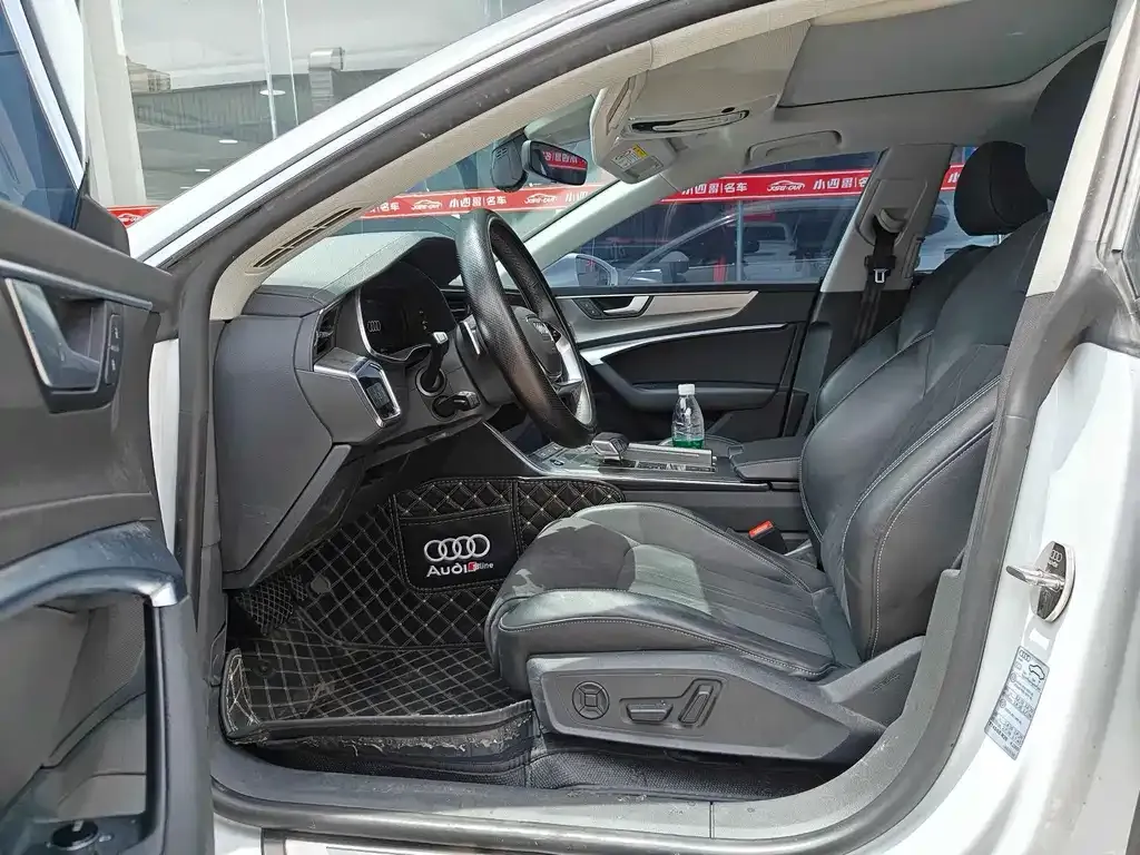 Audi A7L — фото 5