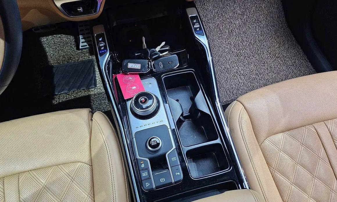 Kia Sorento — фото 9