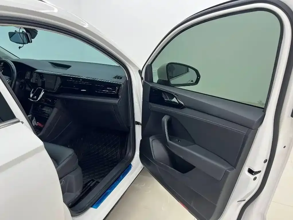 Volkswagen Tharu — фото 4