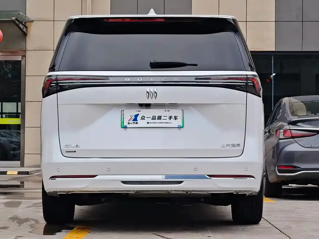 Buick GL8 Hybrid — фото 9