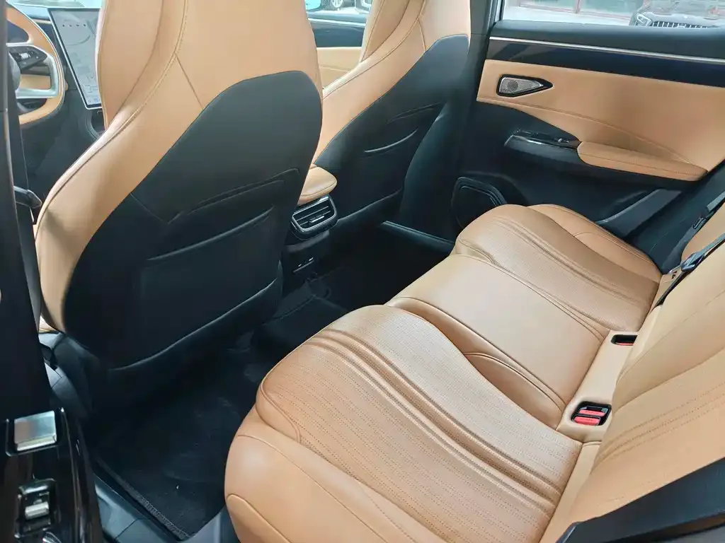 Geely Galaxy L7 — фото 6