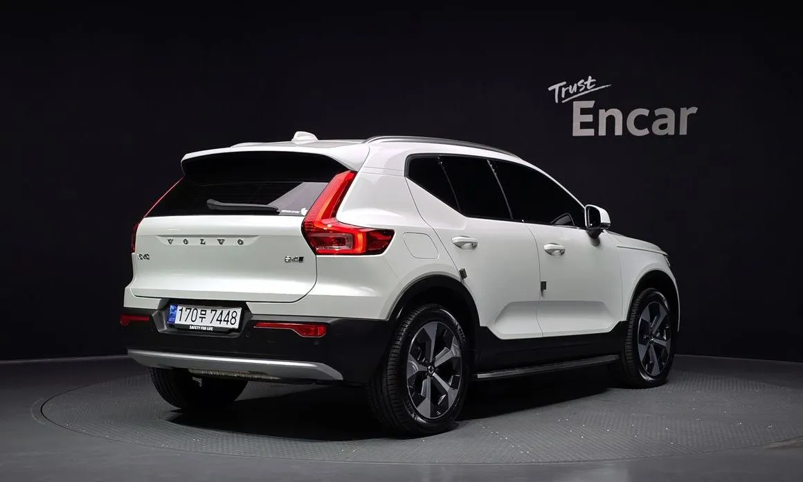 Volvo XC40 — фото 5