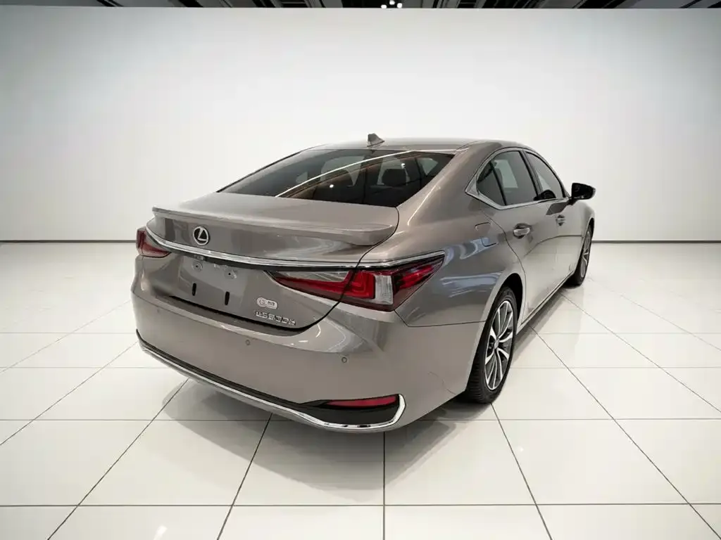 Lexus ES — фото 3