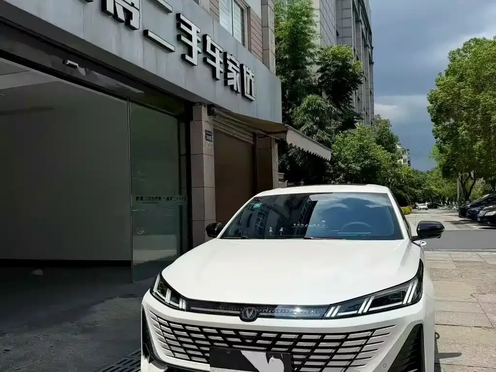 Changan Eado — фото 1