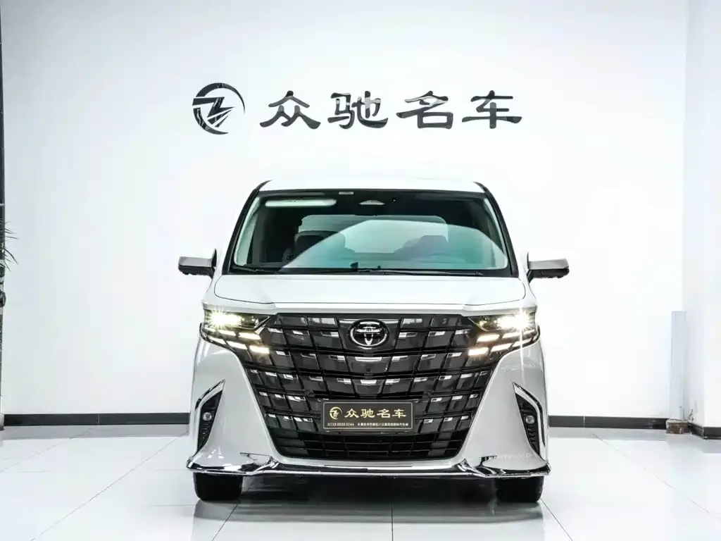 Toyota Alphard — фото 2
